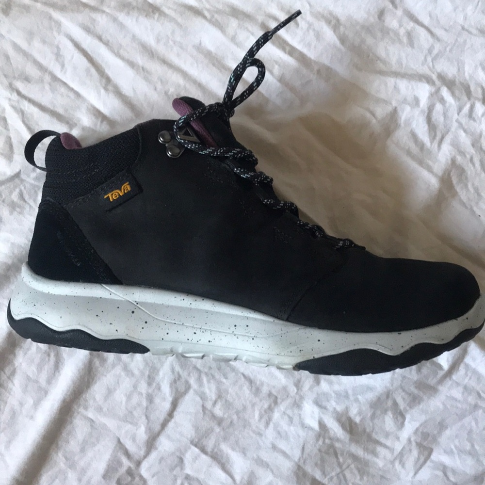 Teva Arrowood Lux Mid Waterproof Hiking Boot